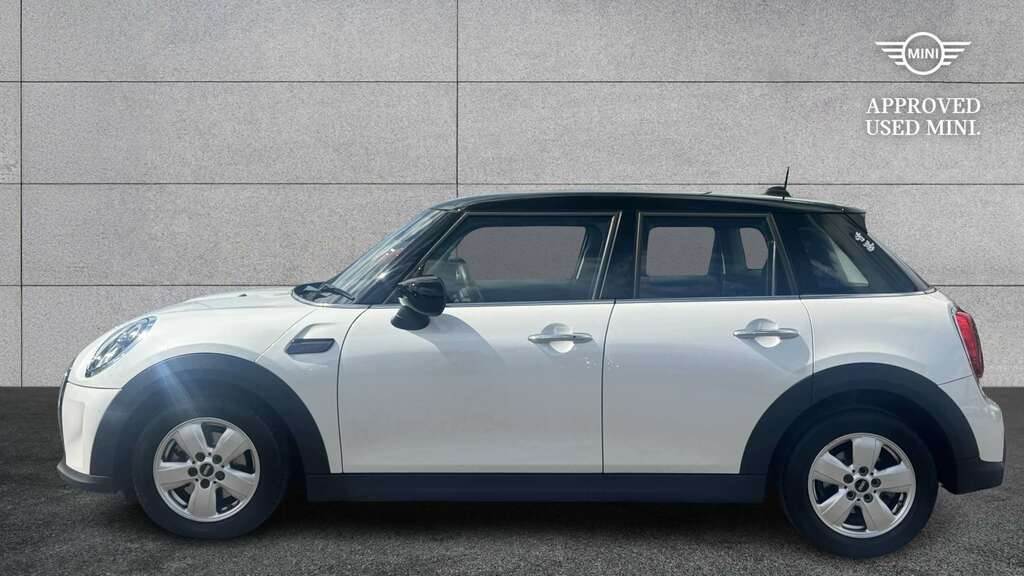 Mini Hatch 1.5 Cooper Classic Premium 2023 YC23JUW White #2