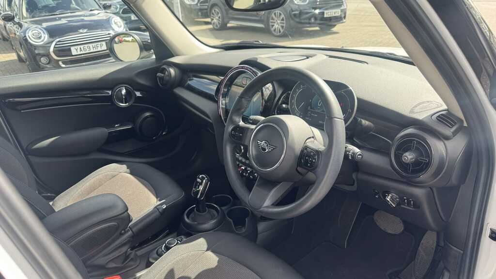 Mini Hatch 1.5 Cooper Classic Premium 2023 YC23JUW White #4