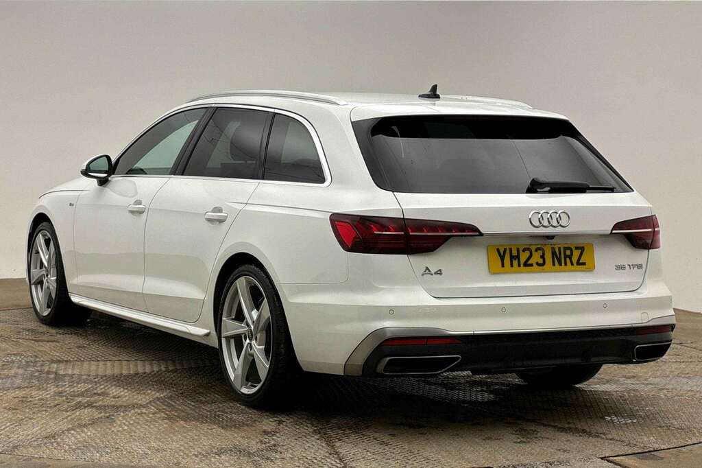 Audi A4 35 Tfsi S Line S Tronic 2023 White