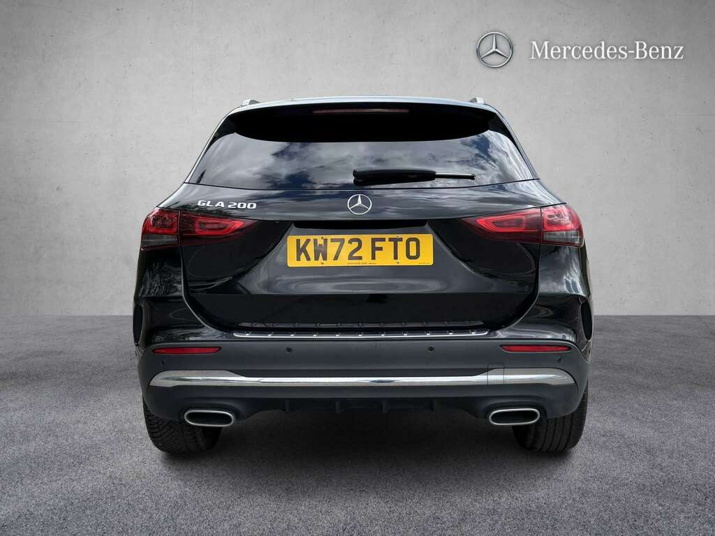 Mercedes-Benz GLA Class 200 Amg Line Premium 2023 KW72FTO Black #4