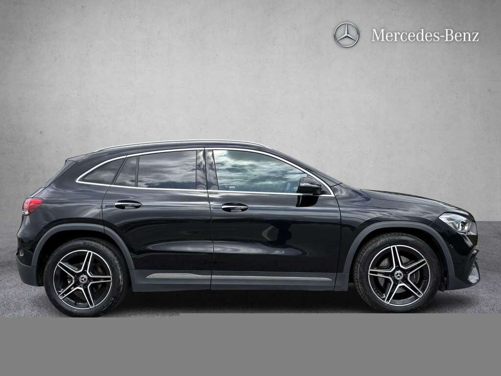 Mercedes-Benz GLA Class 200 Amg Line Premium 2023 KW72FTO Black #2