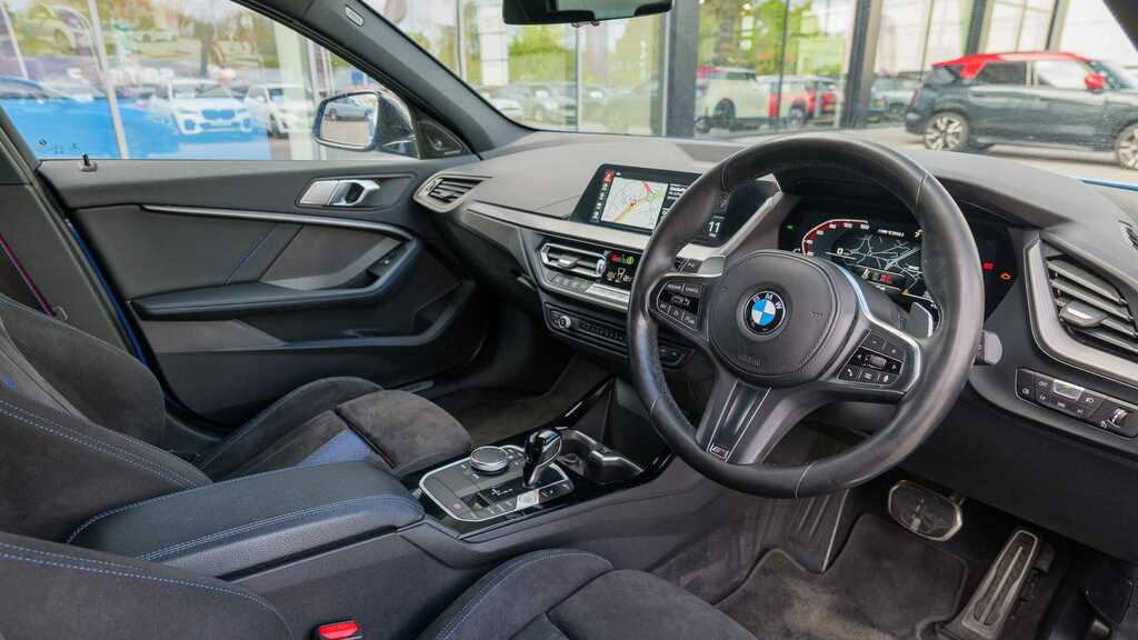 BMW 1 Series M135i Xdrive Step 2023 YY23DBU Blue #4