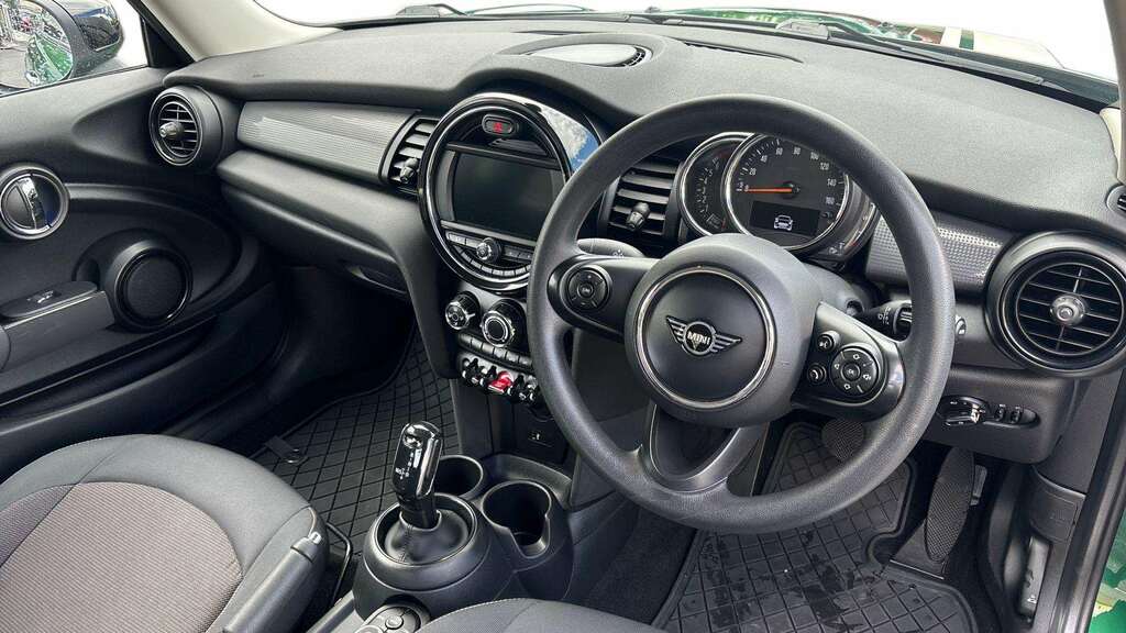 Mini Hatch 1.5 Cooper Classic II 2021 GL70HVE Green #5