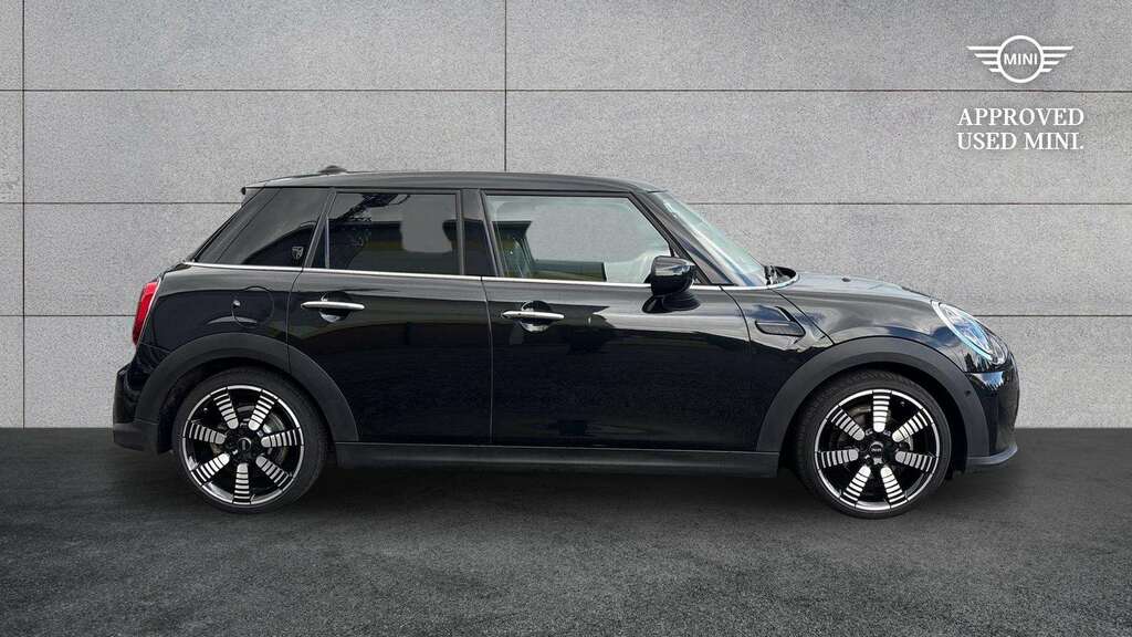 Mini Hatch Exclusive 2024 LG24VWF Black #3