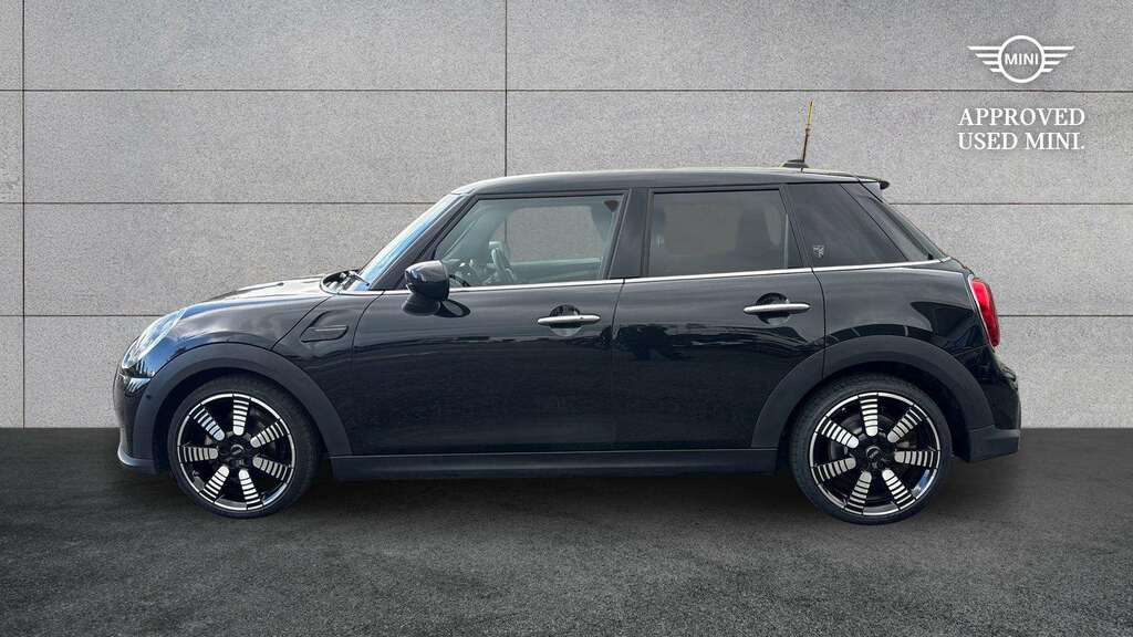 Mini Hatch Exclusive 2024 LG24VWF Black #4