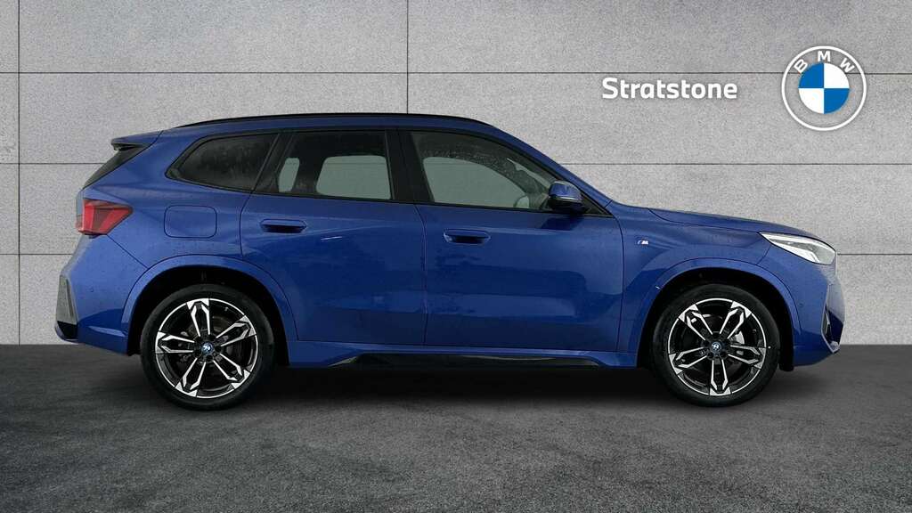 BMW iX1 150Kw Edrive20 M Sport 65Kwh 2023 Blue #3