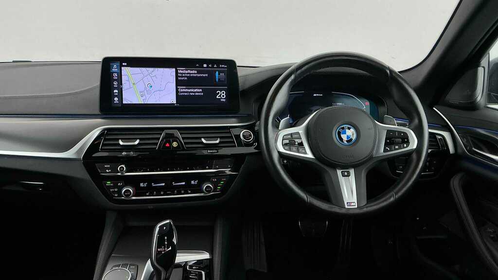 BMW 5 Series 530E M Sport 2023 YC73BRZ Blue #3