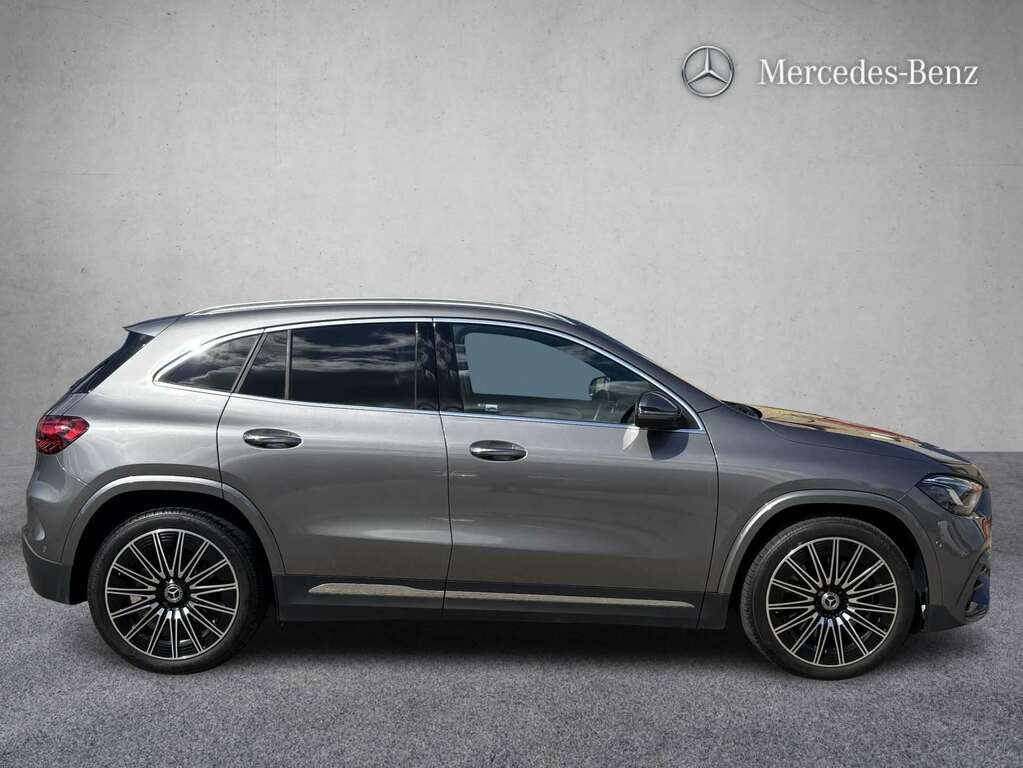 Mercedes-Benz GLA Class 220D 4Matic Amg Line Premium Plus 2024 KS74YKM Grey #3