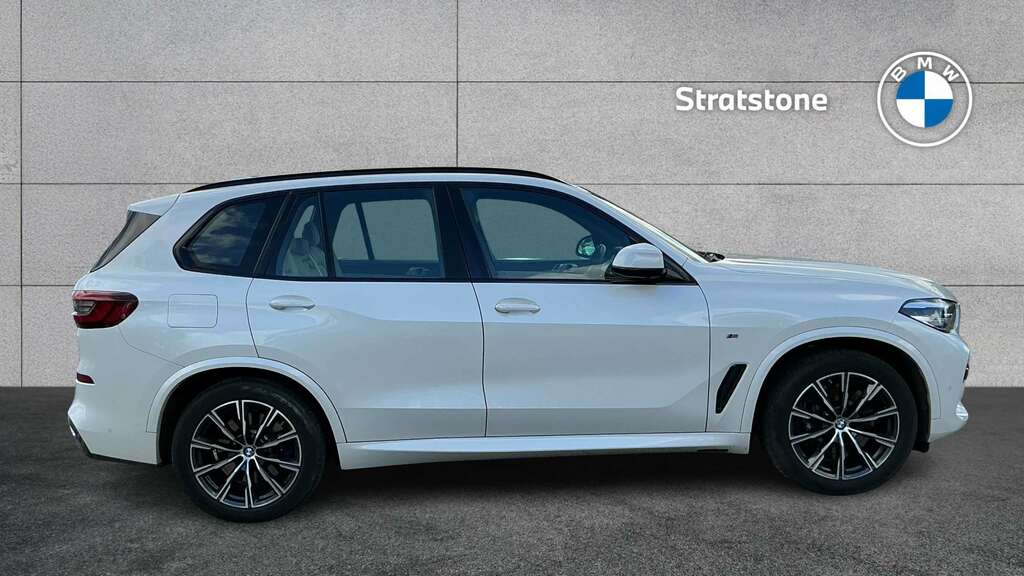 BMW X5 Xdrive45e M Sport 2021 RF21WVJ White #2