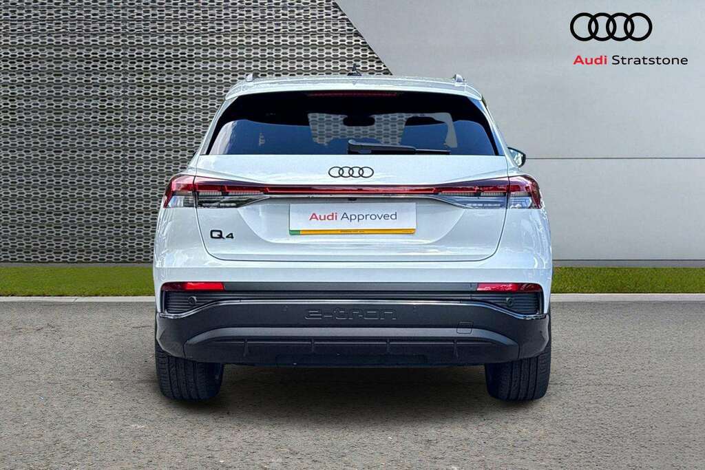 Audi Q4 E Tron 210Kw 45 82Kwh Black Edition 2026 VX26WLO White #6