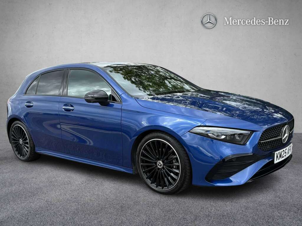 Mercedes-Benz A Class A180 Amg Line Premium Plus 2025 Blue