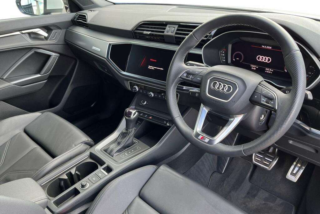 Audi Q3 35 Tfsi S Line S Tronic Leather 2024 DE74EYG White #4
