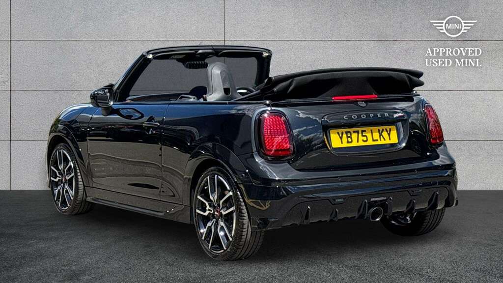 Mini Hatch 2.0 John Works 2025 YB75LKY Black #2