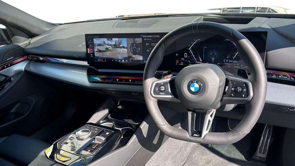 BMW 5 Series 520I M Sport 2025 YA25HSV Blue #4