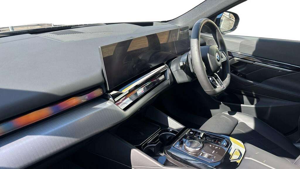 BMW 5 Series 520I M Sport 2025 YA25HSV Blue #5
