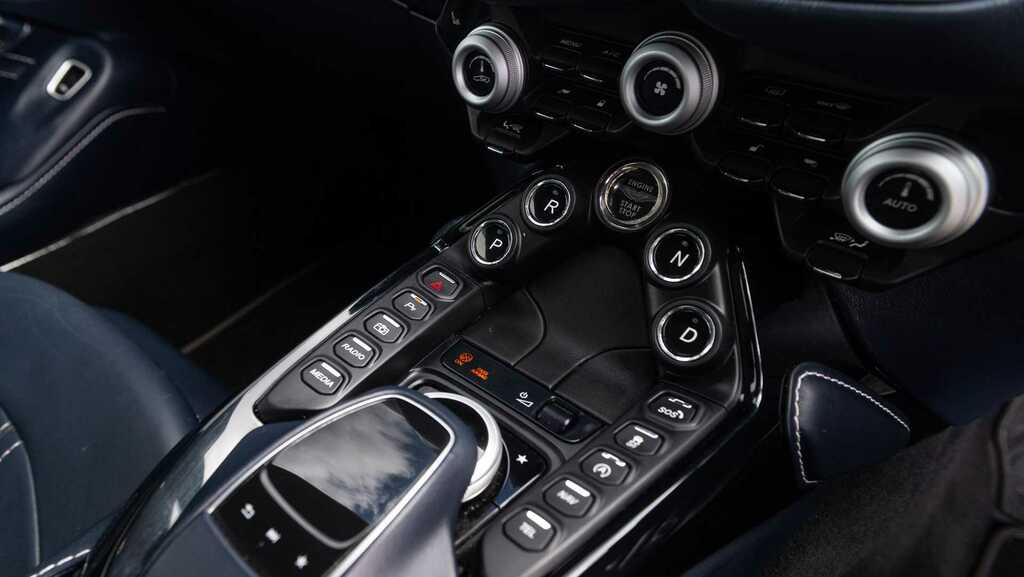 Aston Martin Vantage V8 Roadster Euro 6 Grey #34