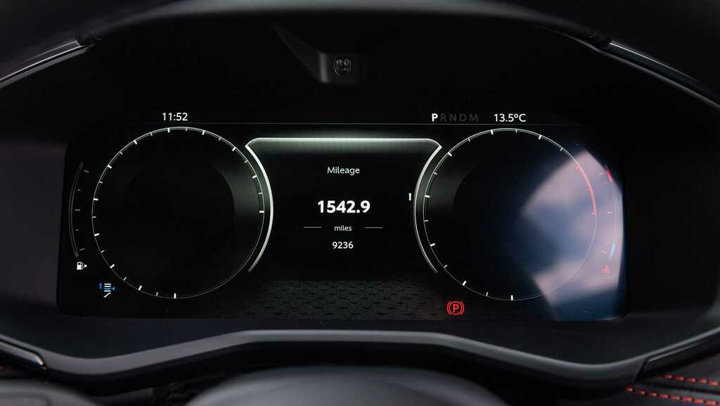 Aston Martin DBX V8 Dbx707 Touchtronic 2025 MV25HVN Silver #6