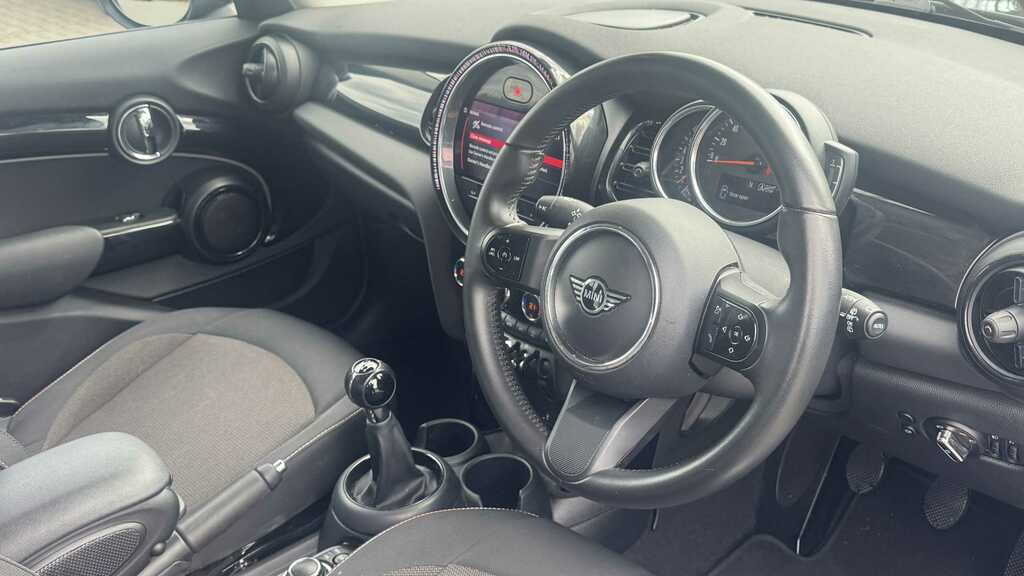 Mini Hatch 1.5 One Classic 2022 YE22UBM Black #5