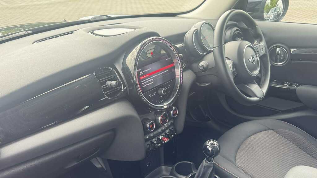 Mini Hatch 1.5 One Classic 2022 YE22UBM Black #6