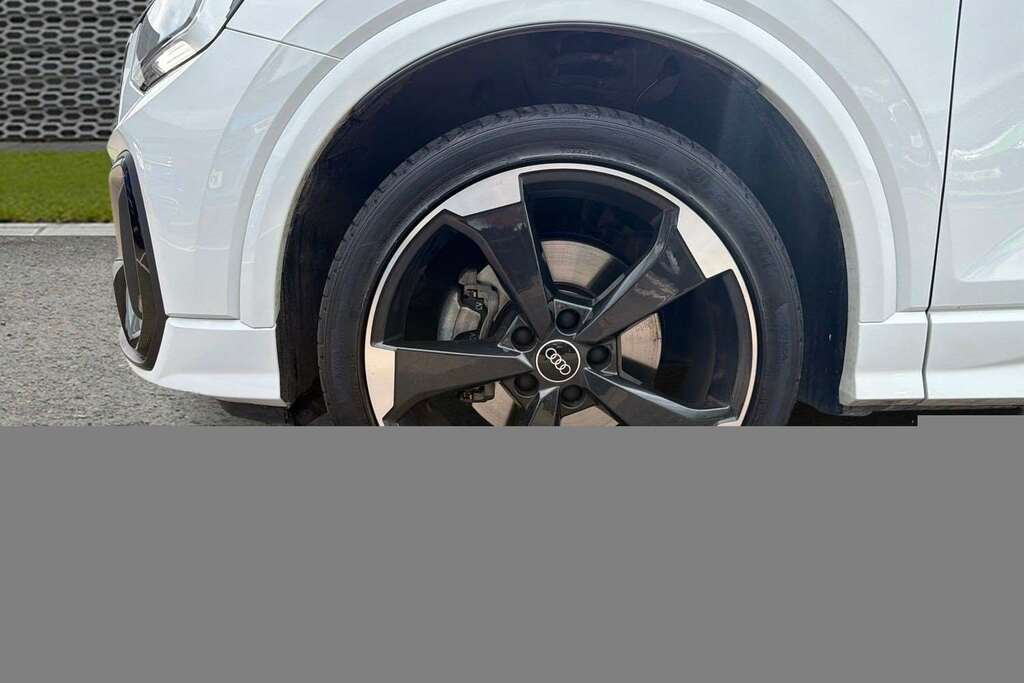 Audi Q2 35 Tfsi Black Edition S Tronic 2025 KR74HMX White #6