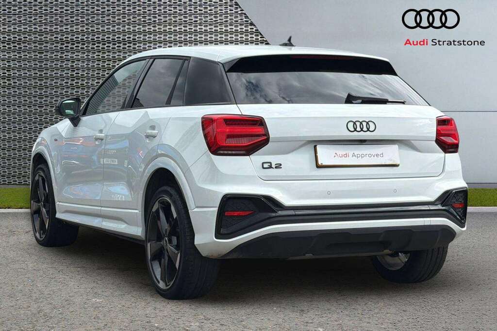 Audi Q2 35 Tfsi Black Edition S Tronic 2025 KR74HMX White #2