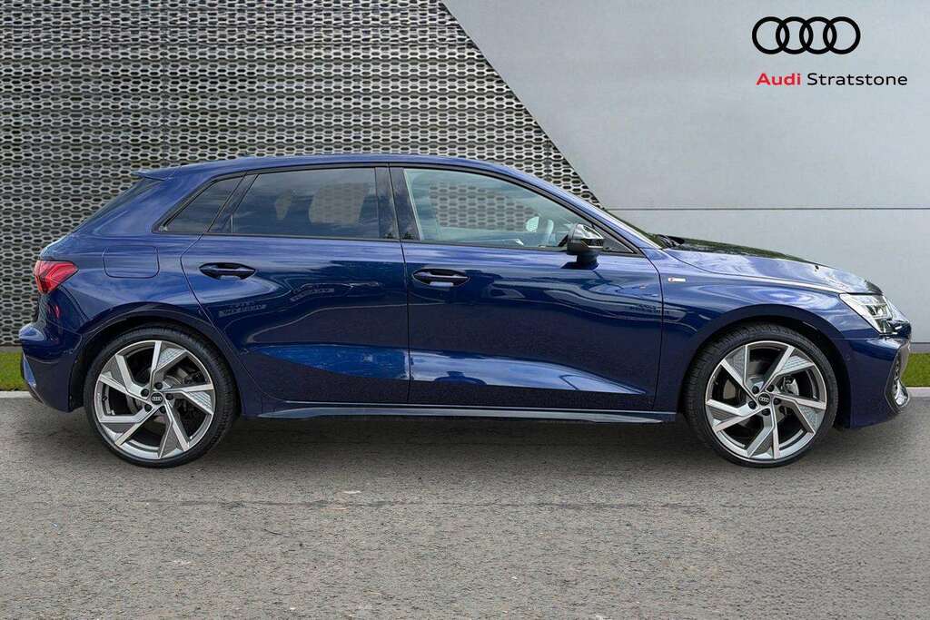 Audi A3 1.5 Tfsi 150 Black Edition S Tronic 2025 KM75DZL Blue #4