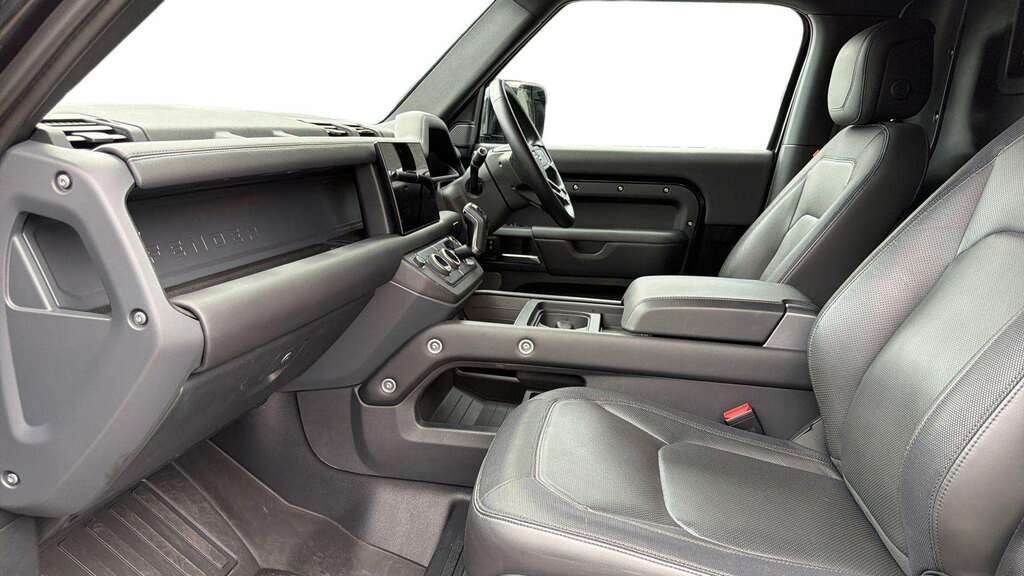 Land Rover Defender 90 3.0 D300 Hard Top X-dynamic Hse 2023 BT73ULP Black #2