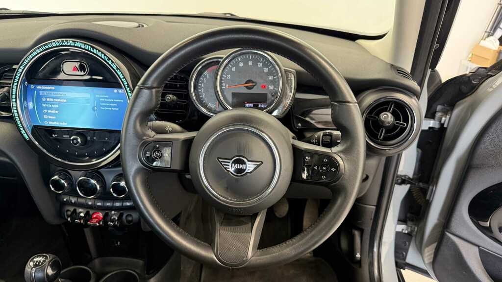 Mini Hatch 1.5 Cooper Classic 2022 YP22SVN Grey #6