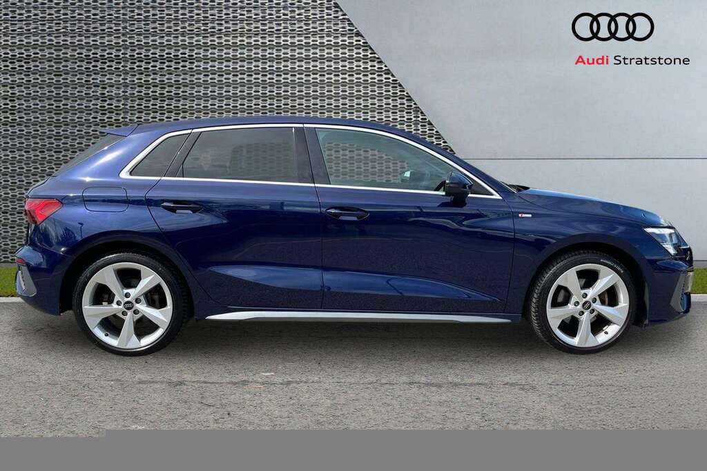 Audi A3 35 Tfsi S Line 2024 DA24HBU Blue #3