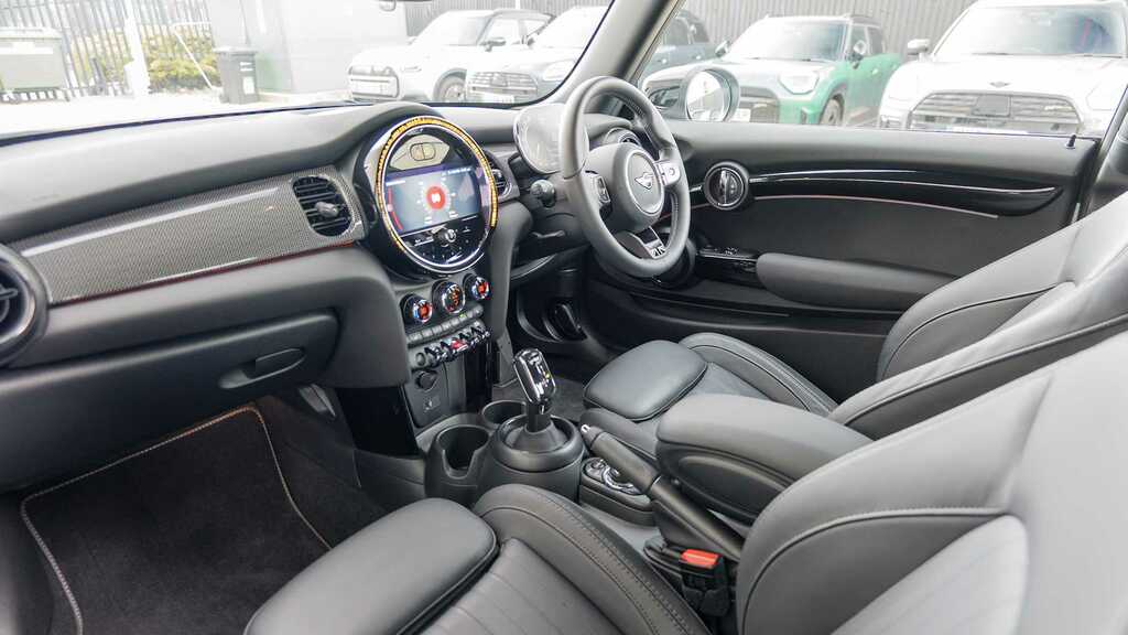 Mini Hatch 1.5 Cooper Exclusive Premium 2023 YR72ECJ White #6