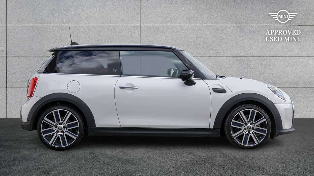 Mini Hatch 1.5 Cooper Exclusive Premium 2023 YR72ECJ White #3