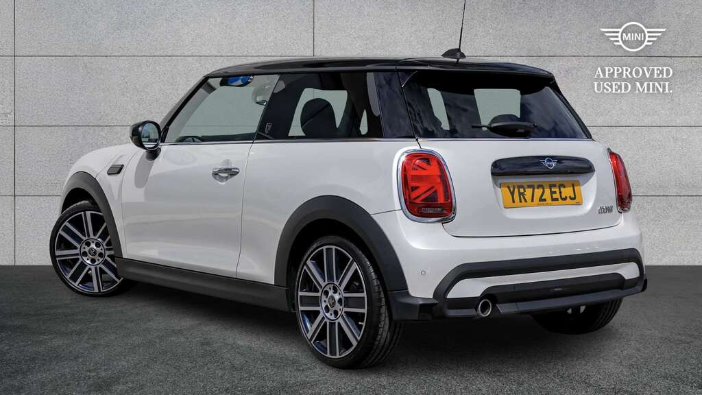 Mini Hatch 1.5 Cooper Exclusive Premium 2023 YR72ECJ White #2