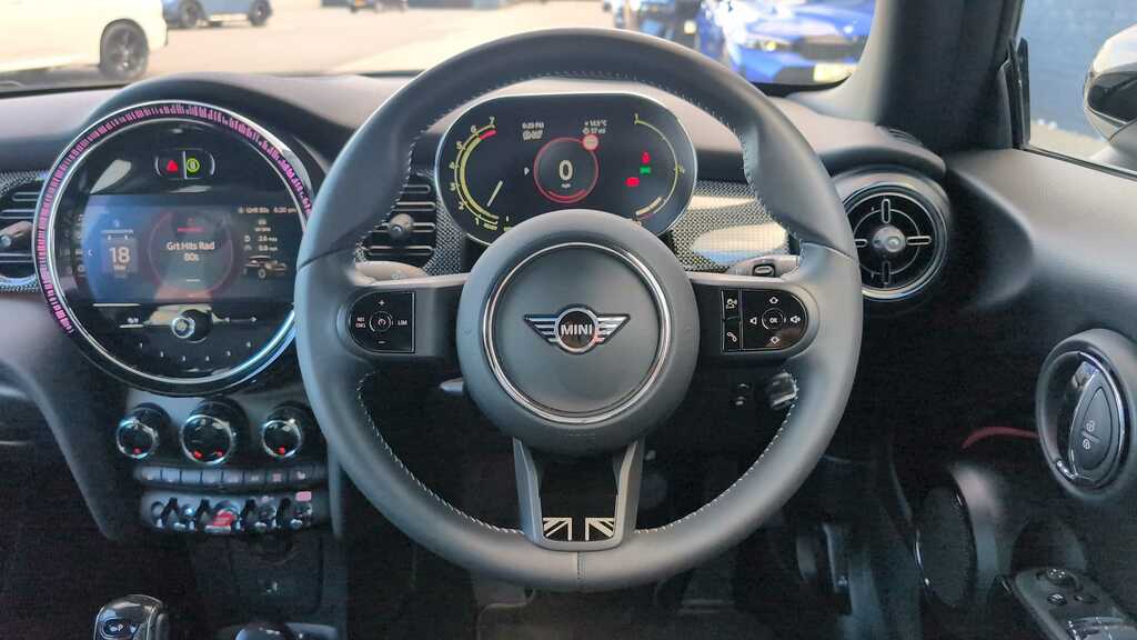 Mini Hatch 1.5 Cooper Exclusive Premium 2023 YR72ECJ White #5