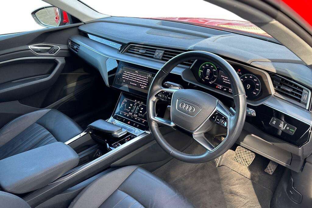 Audi E-tron 300Kw 55 Quattro 95Kwh 2020 Red #5