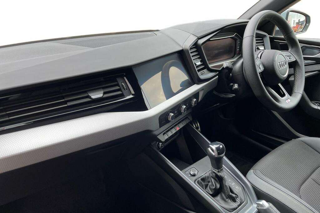 Audi A1 30 Tfsi S Line S Tronic 2024 DF74NLN Grey #2