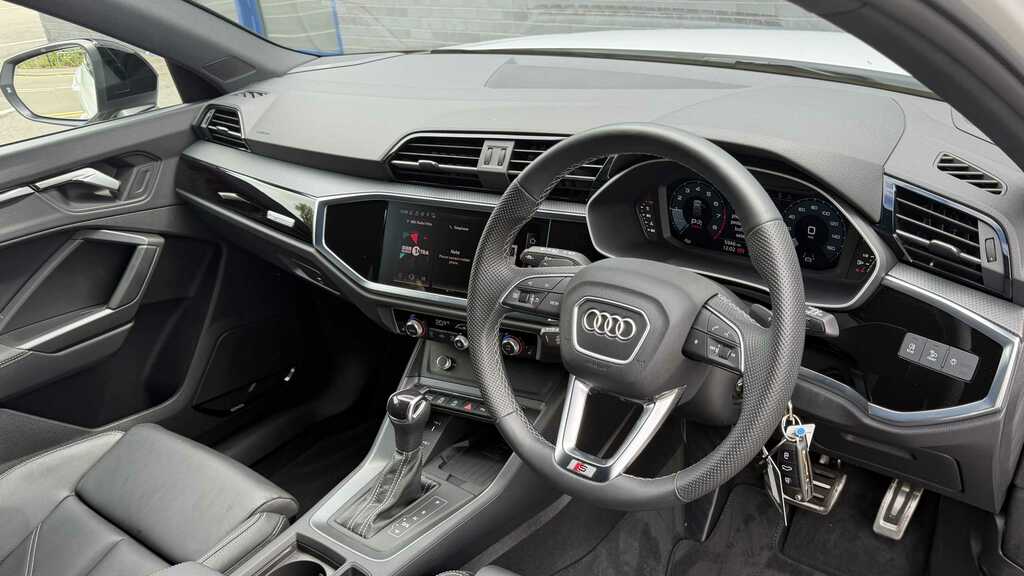 Audi Q3 35 Tfsi Black Edition S Tronic 20 Alloy 202 FM24AKN White #6