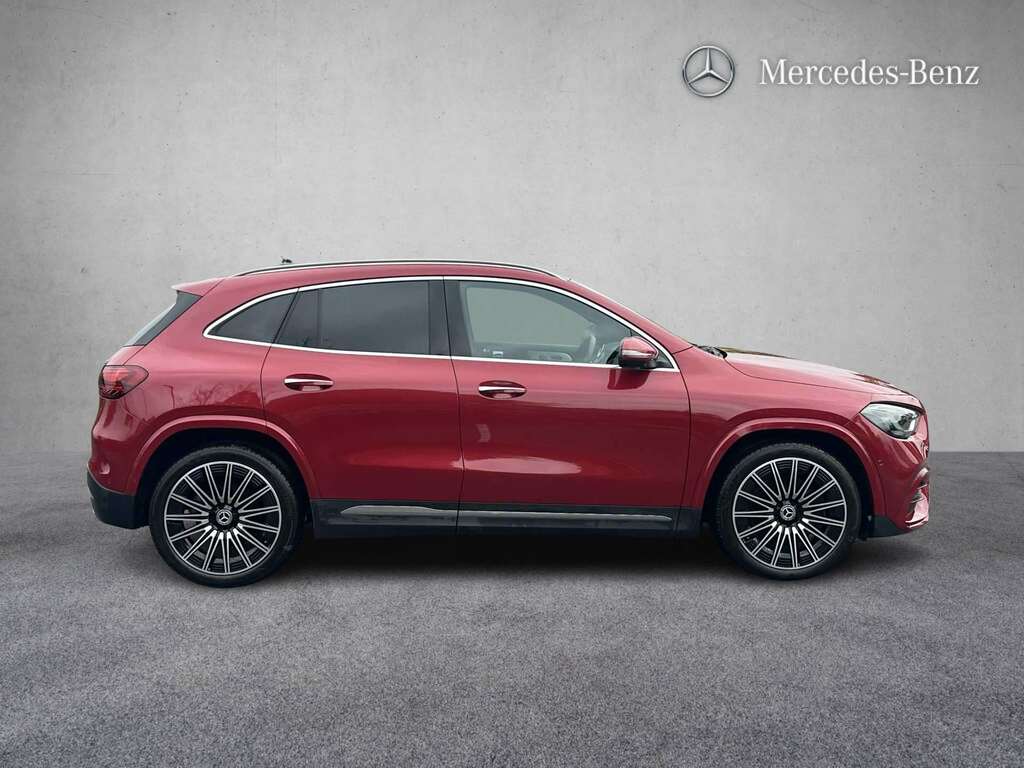 Mercedes-Benz GLA Class 220D 4Matic Amg Line Premium Plus 2024 KM74ODR Red #3