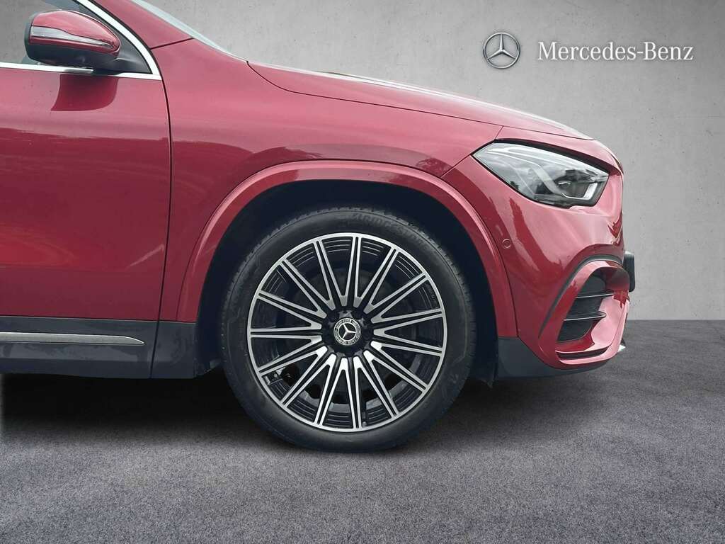 Mercedes-Benz GLA Class 220D 4Matic Amg Line Premium Plus 2024 KM74ODR Red #2