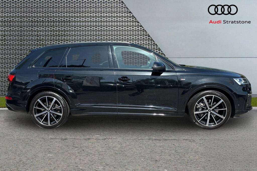Audi Q7 55 Tfsi Quattro Black Edition Tiptronic 2022 BC22HVW Black #4