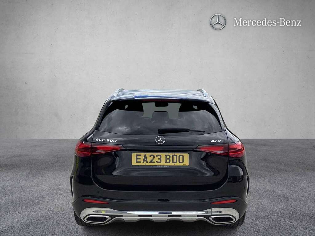 Mercedes-Benz GLC Class 300 4Matic Amg Line Premium 9G-tronic 2023 EA23BDO Black #2