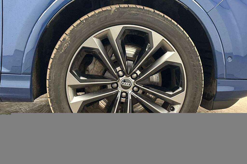 Audi Q7 55 Tfsi Quattro Black Edition Tiptronic 2024 YH74WRF Blue #5