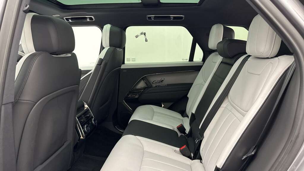 Land Rover Range Rover Sport 3.0 D300 Dynamic Se 2024 KS74TWZ Grey #3