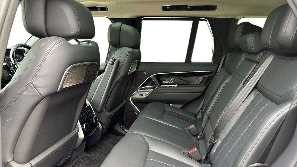 Land Rover Range Rover 3.0 D300 2024 KN74UCT Black #3