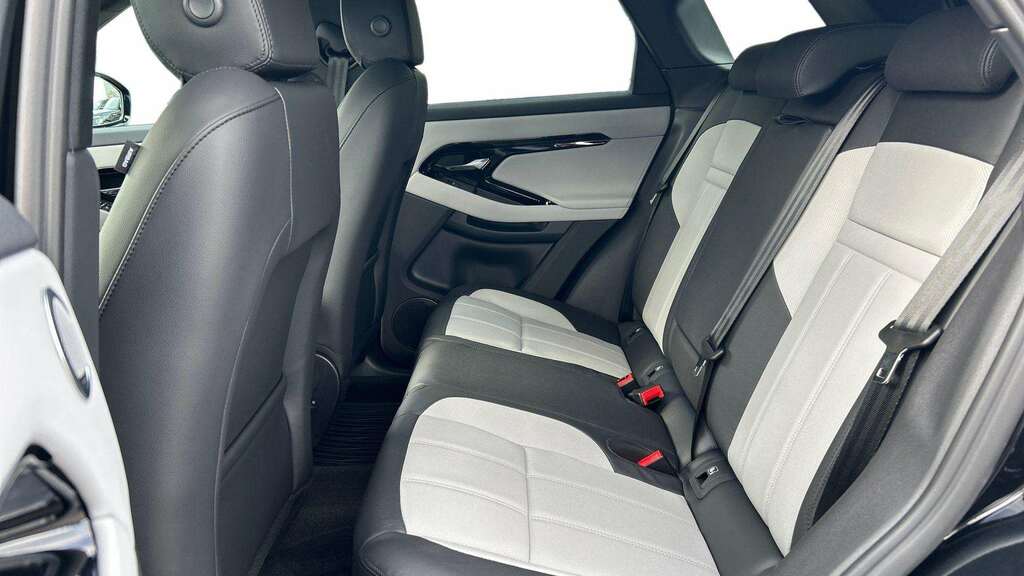 Land Rover Range Rover Evoque 2.0 D200 Edition 2025 RV75XLE Black #4