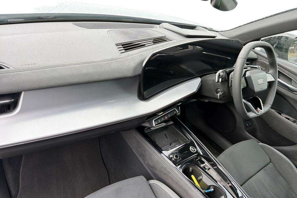 Audi Q3 1.5 E-hybrid Launch Edition S Tronic 2025 LS07JAG Grey #2