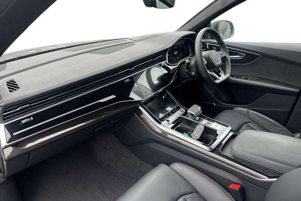Audi Q8 55 Tfsi Quattro Black Edition Tiptronic 2024 Black #2