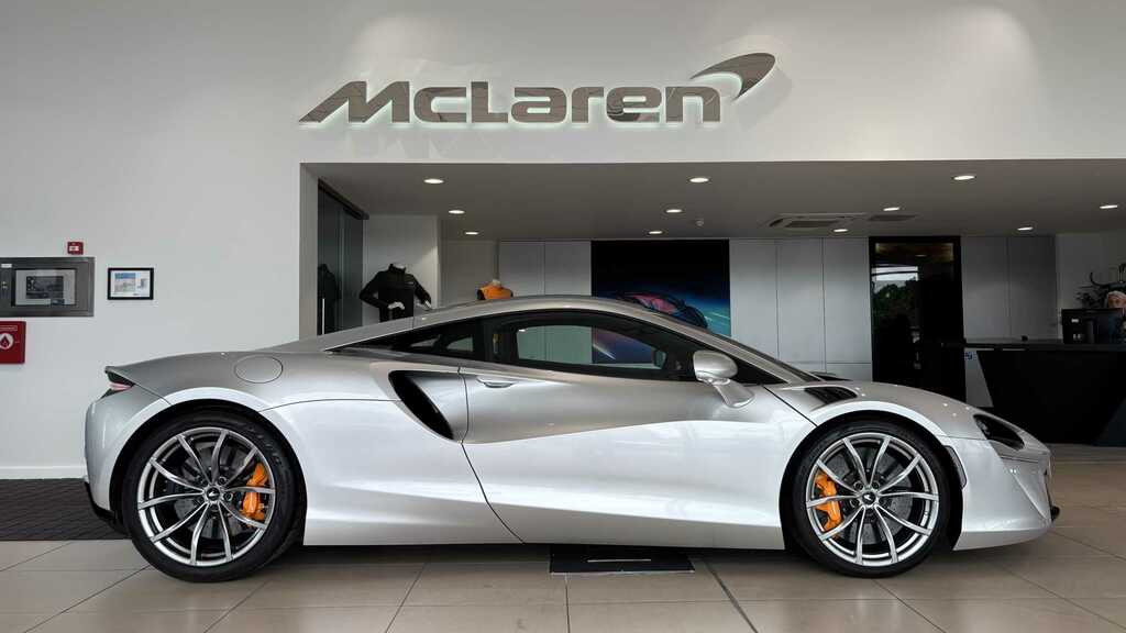 McLaren Artura V6 Phev Dct 2023 Silver #2
