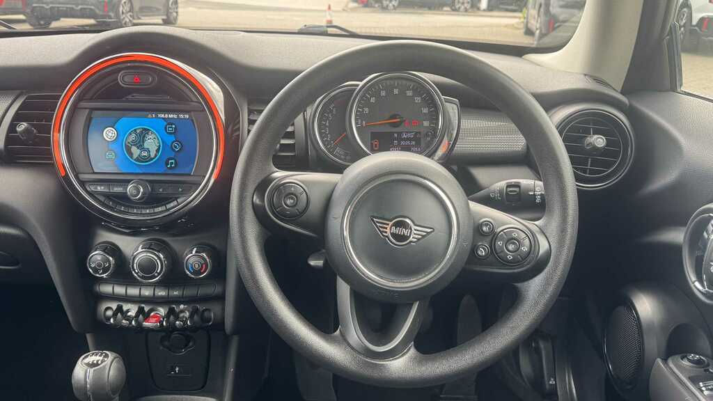 Mini Hatch 1.5 Cooper Classic II 2020 EK20CHZ White #3