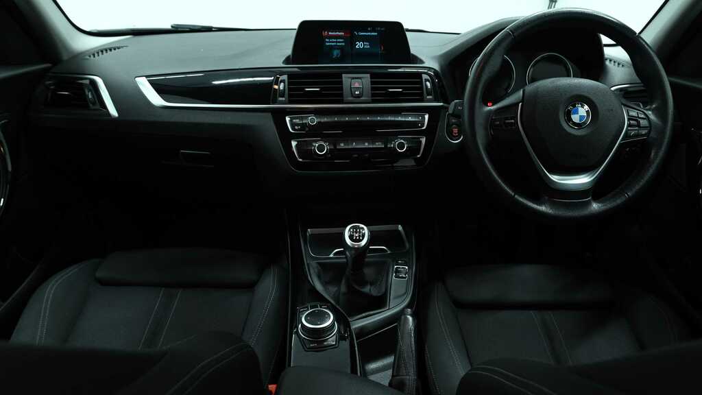 BMW 1 Series 118I 1.5 Sport Navservotronic 2019 CF68FFD Silver #2