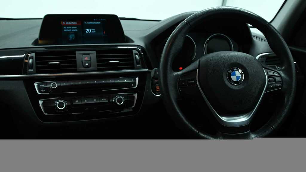 BMW 1 Series 118I 1.5 Sport Navservotronic 2019 CF68FFD Silver #3